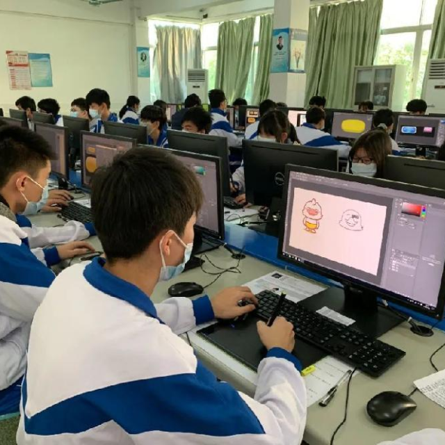 探索數(shù)字世界的藝術(shù)與科技 動漫與游戲制作及開發(fā)專業(yè)深度介紹